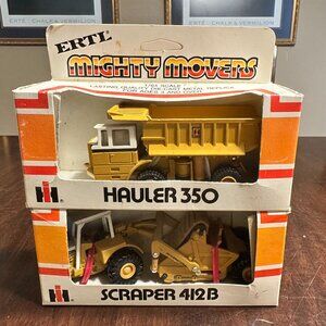 Ertl Mighty Movers Hauler 350 & Scraper 412B 1/64 Scale Die-Cast Models